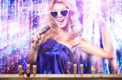 传统KTV打入冷宫,全民K歌和唱吧谁是“K歌之王”