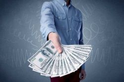 科技大佬工资起底:杨元庆年薪超一亿元 马云有